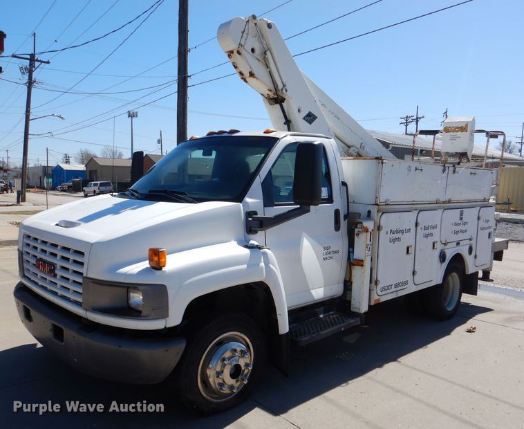 2006 GMC C5500  bucket truck - DL4827