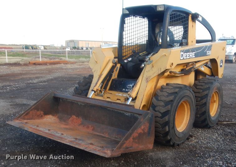 2008 John Deere 328  skid steer loader - HG9637