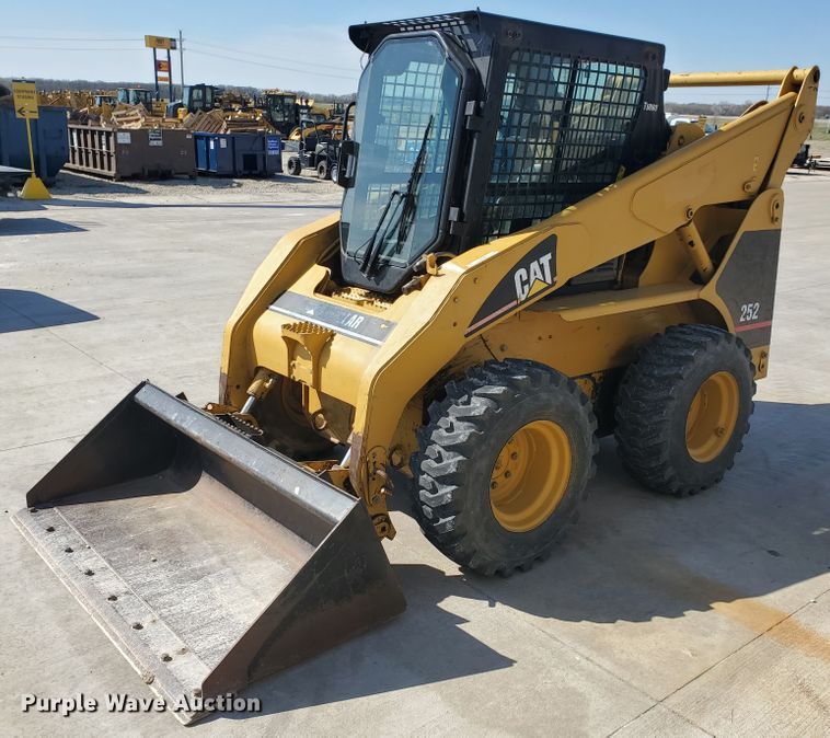2005 Caterpillar 252B  skid steer loader - IX9146