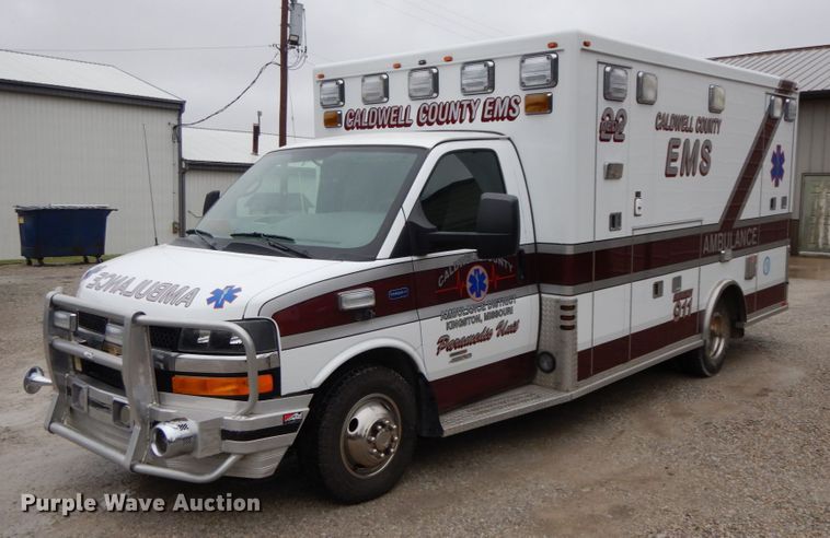 2010 Chevrolet Express 4500  ambulance - DF6501