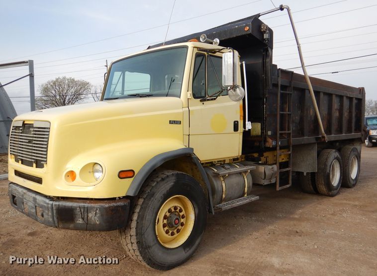 1999 Freightliner FL112  dump truck - DL4902