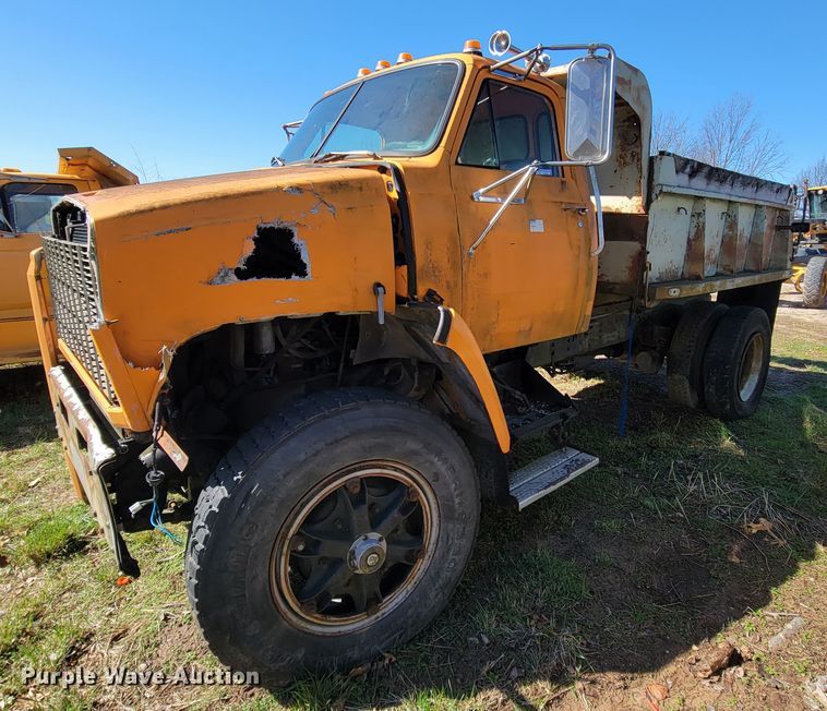 1989 White GMC Brigadier  dump truck - FL9106