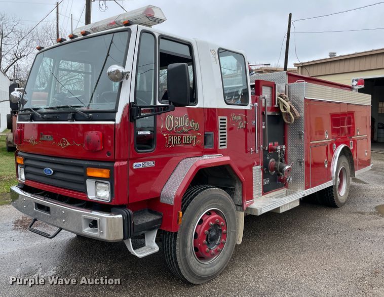 1988 Ford CF8000 pumper fire truck - II9324
