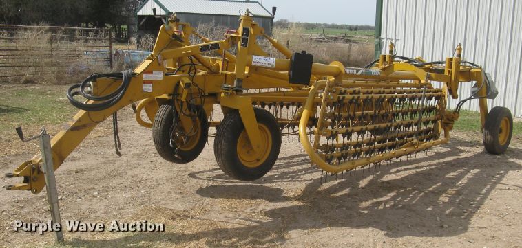 Vermeer R2300 hay rake - DC1484