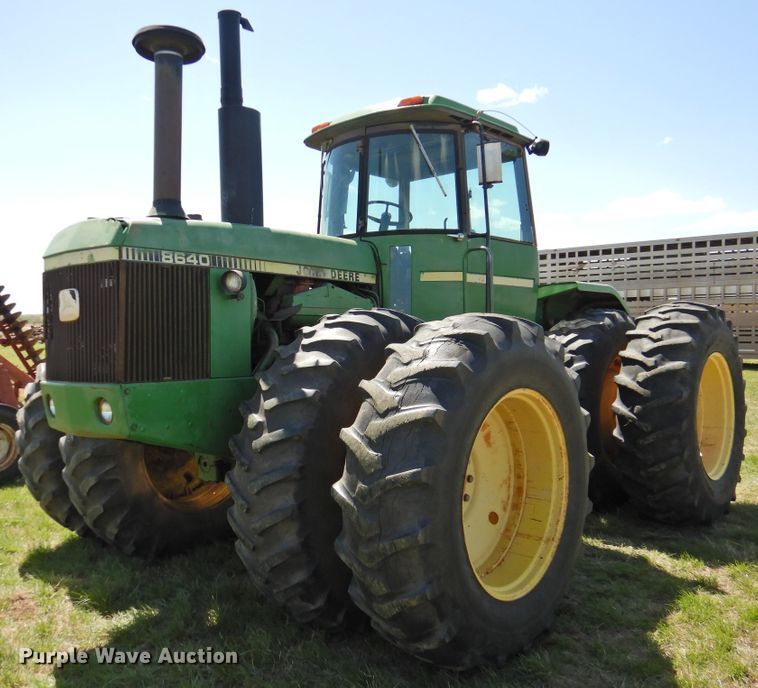 1981 John Deere 8640  4WD tractor - DJ8423