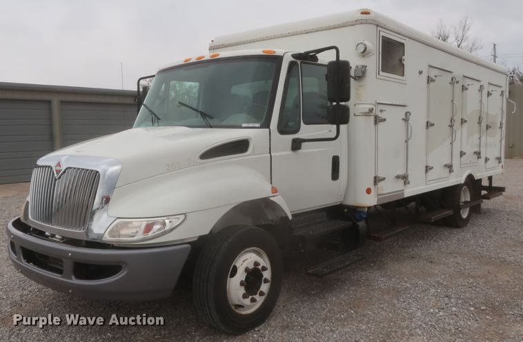 2016 International DuraStar 4300  refrigerated delivery truck - HK9614