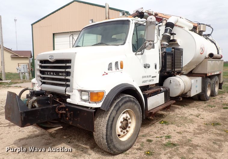 2003 Sterling L-Line  vacuum truck - DI4728