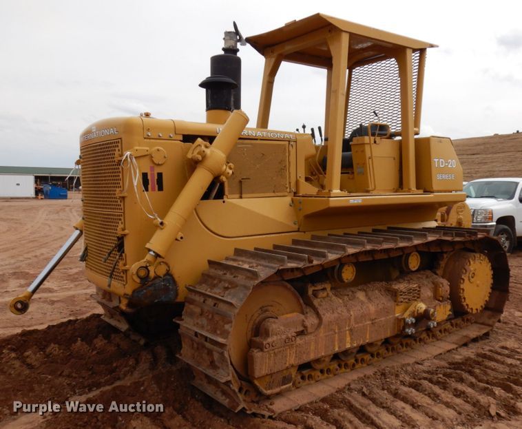 International TD20E  dozer - HR9037