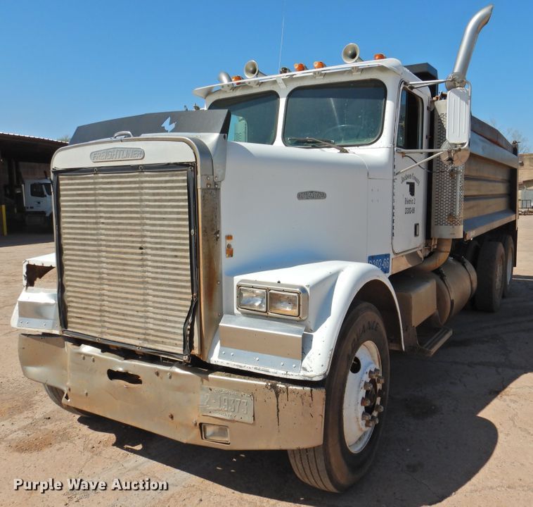 1985 Freightliner FLC  dump truck - DJ8376