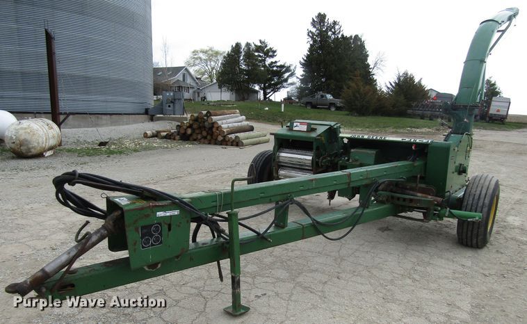 1990 John Deere 3970  forage harvester - GC9894