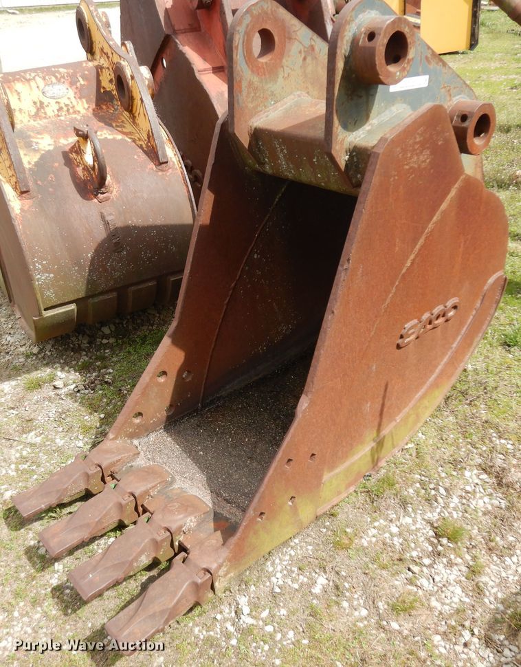 24"W excavator bucket - IP9144