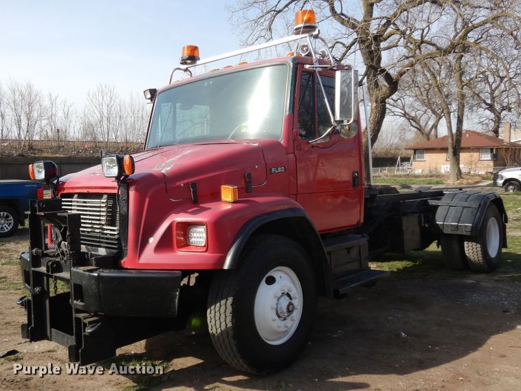 1997 Freightliner FL80  hook lift container truck - IP9108