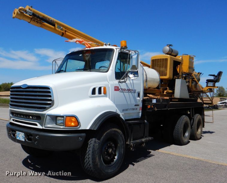2001 Sterling L-Line  pressure digger truck - DK5617