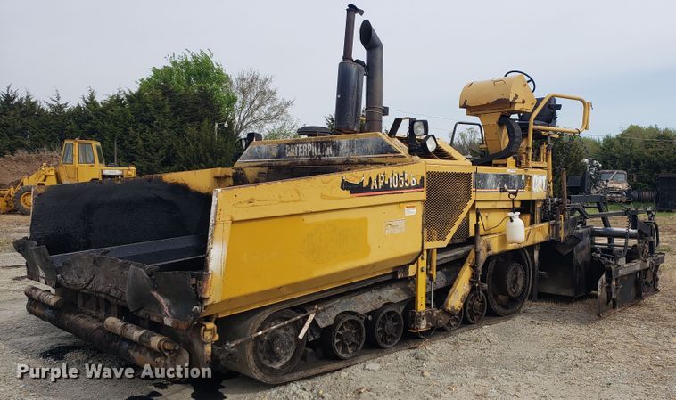 2001 Caterpillar AP-1055B  paver - HO9393