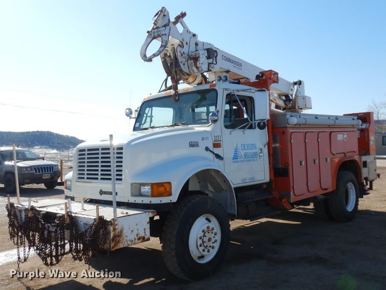 1999 International 4800  digger derrick truck - ID9756