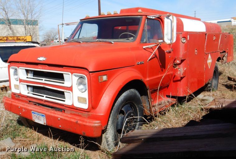 Chevrolet C50  lube truck - II9905