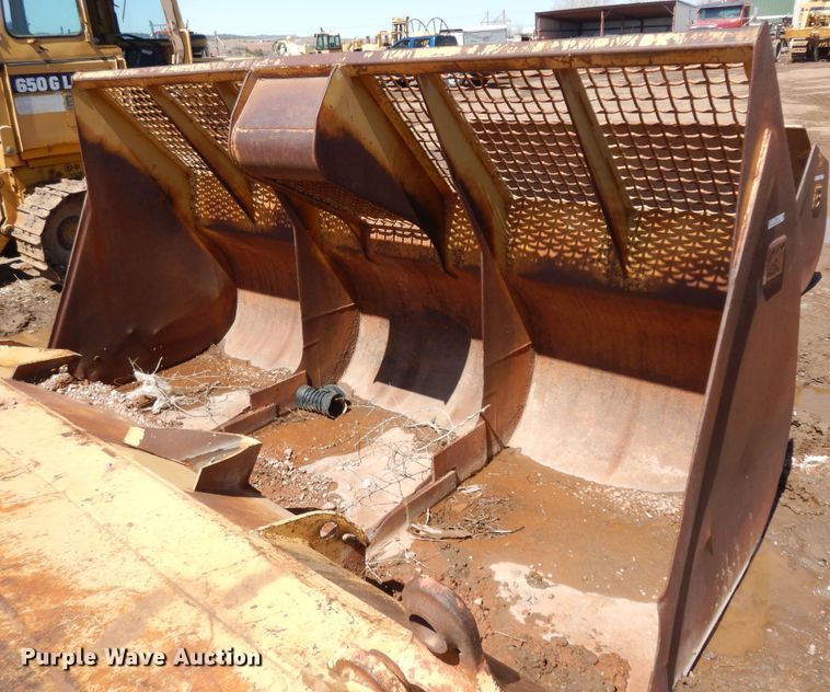 Caterpillar loader bucket - IP9182