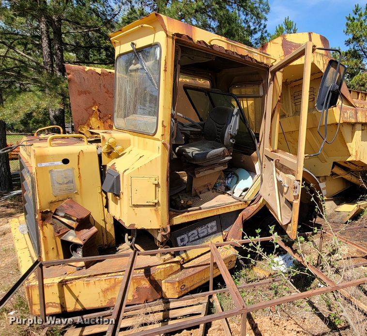Caterpillar D25C  haul truck - IU9998