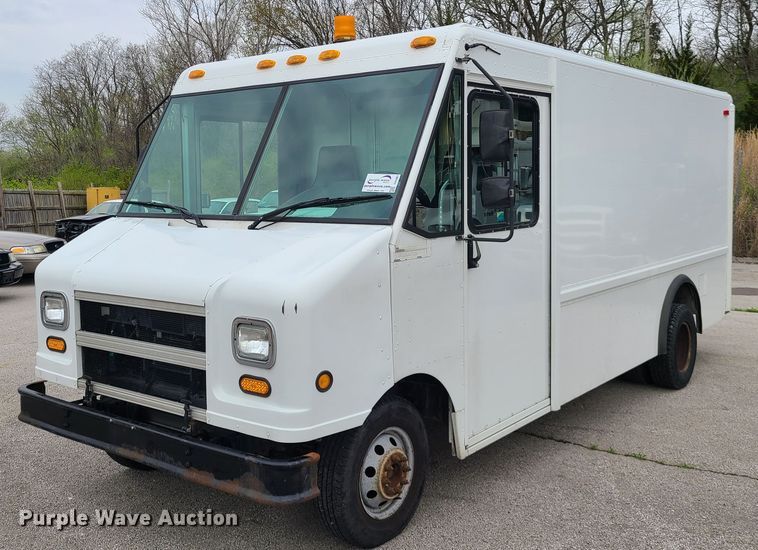 2003 Ford E350  delivery truck - DH5885