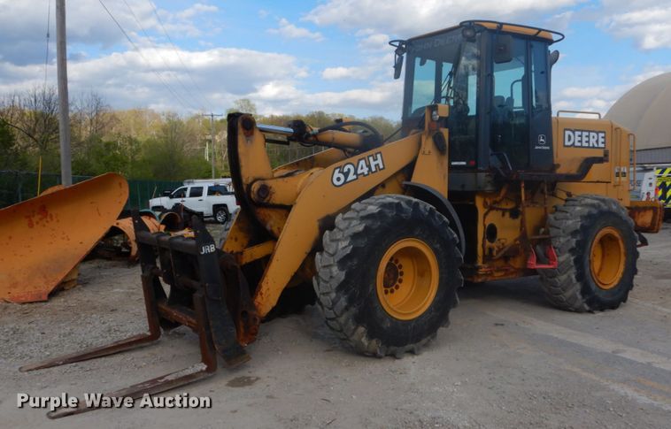 John Deere 624H  wheel loader - IY9673