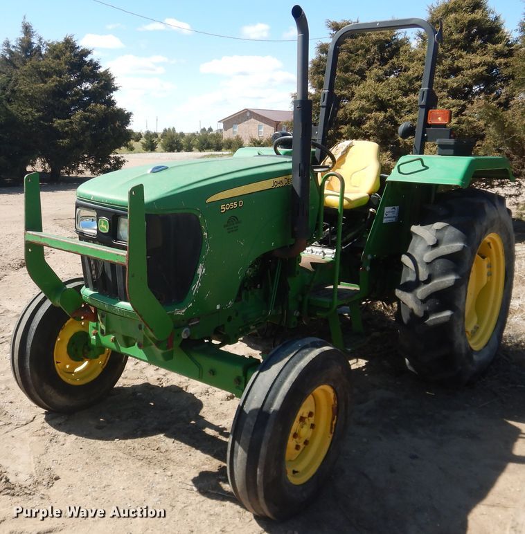 2011 John Deere 5055D  tractor - DJ1226