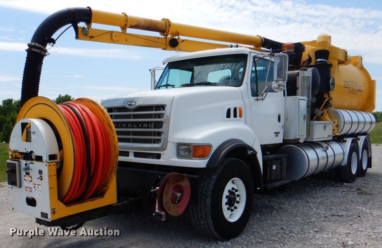 2004 Sterling L-Line  vacuum truck - HT9251