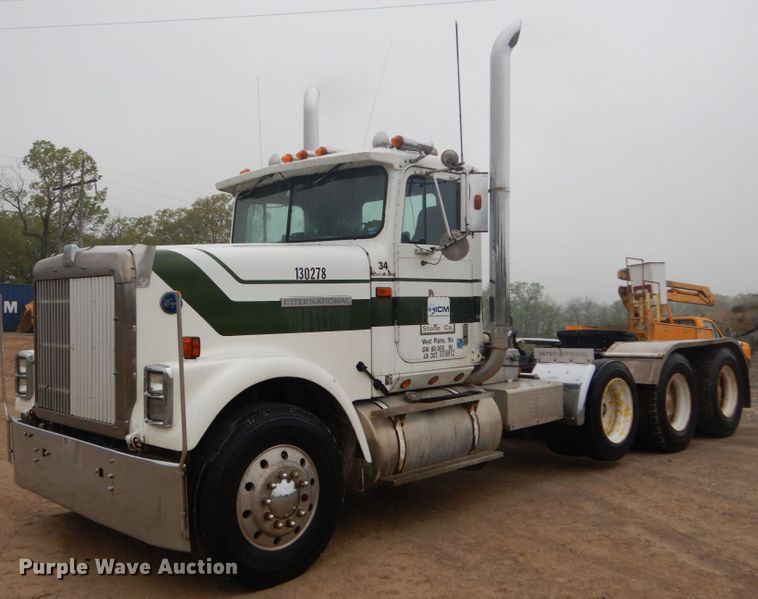 1985 International F9370  semi truck - IY9703