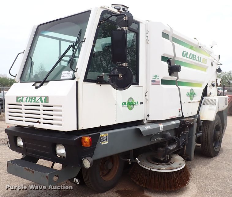 2015 Global M3  street sweeper - DJ5602