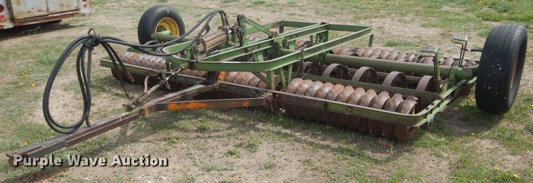 John Deere spring tooth roller packer - FI9042