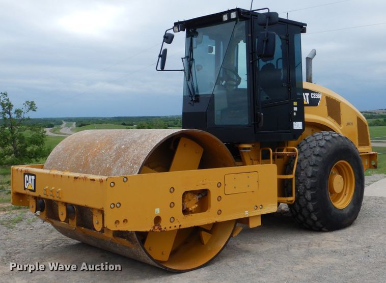 2012 Caterpillar CS56B  single drum vibratory roller - DM3754