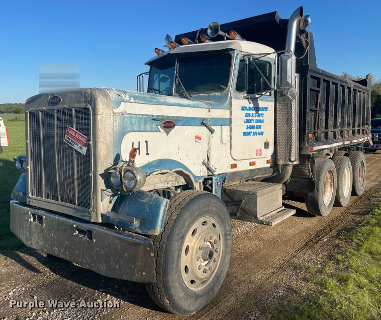 1986 Peterbilt 359  dump truck - IR9985