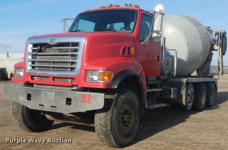2007 Sterling LT9511  ready mix truck - HE9661