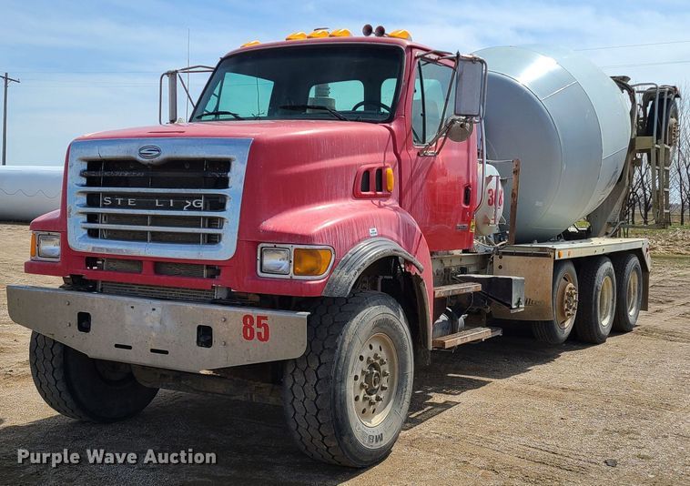 2007 Sterling LT9511  ready mix truck - HE9667