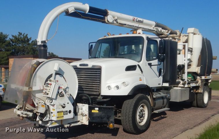 2012 Freightliner M2106  vacuum truck - HE9701