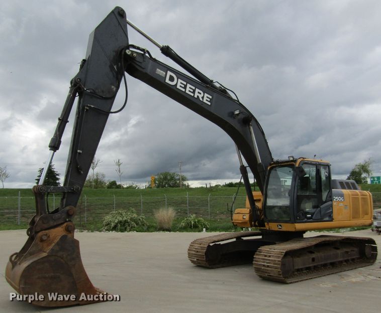 2011 John Deere 250G LC  excavator - IL9394
