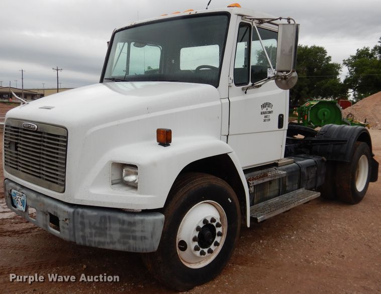 1999 Freightliner FL80  semi truck - DL0343