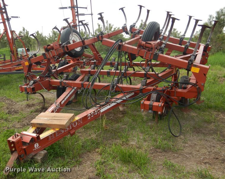 Hesston 2240  field cultivator - FI9087