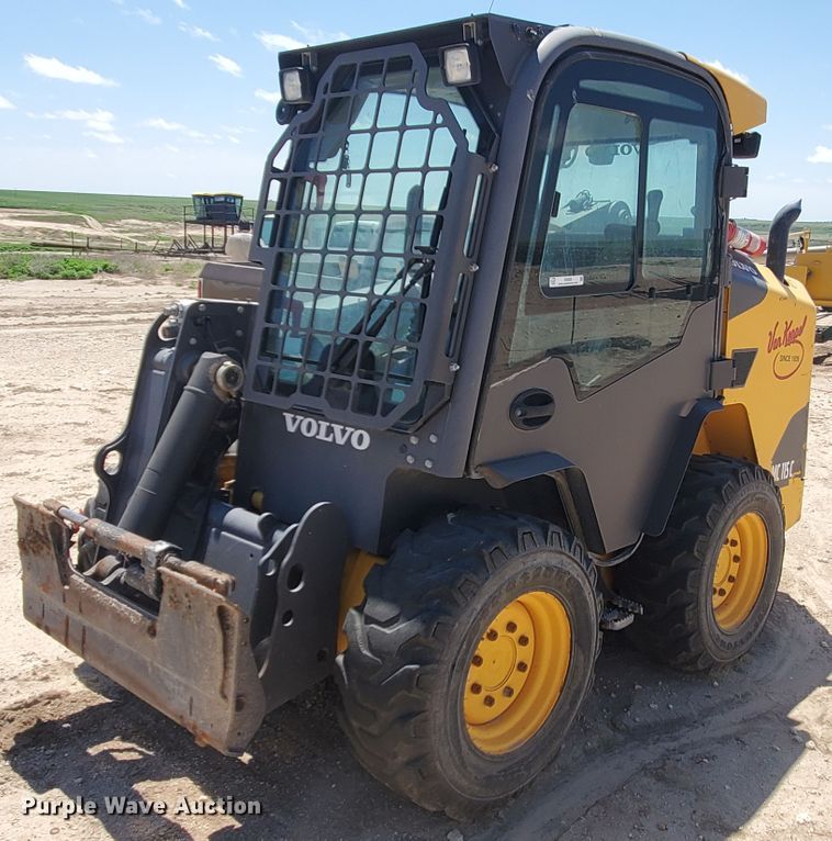 2014 Volvo MC 115C  skid steer loader - IX9925