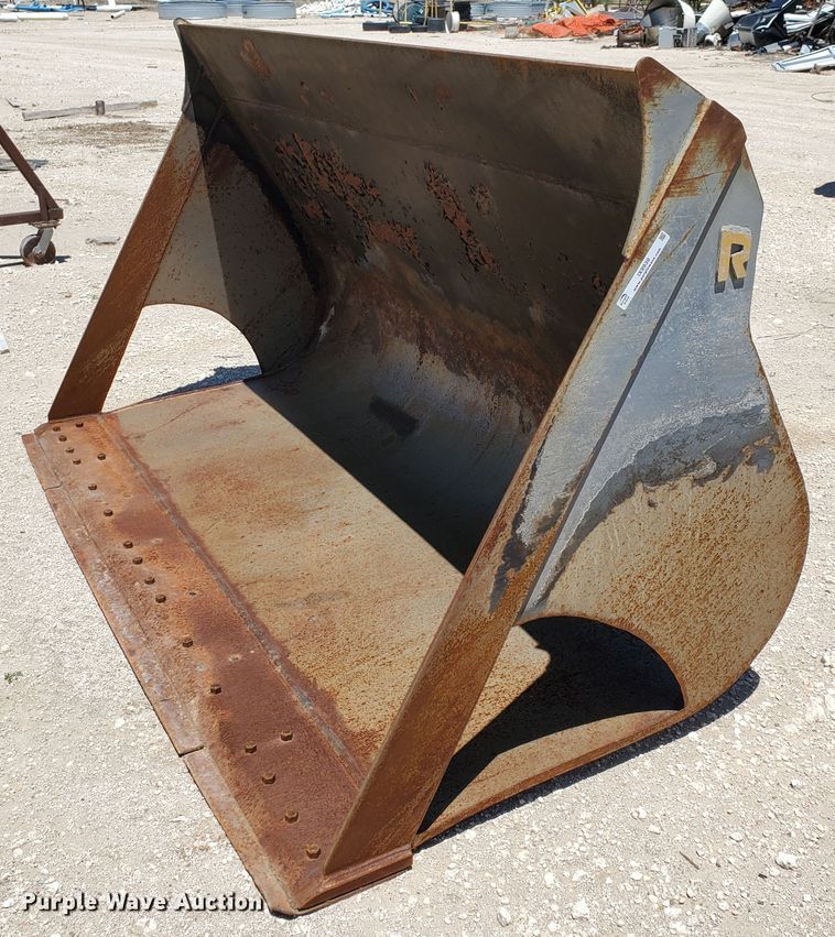 Rockland LB  108"W bucket - IX9939