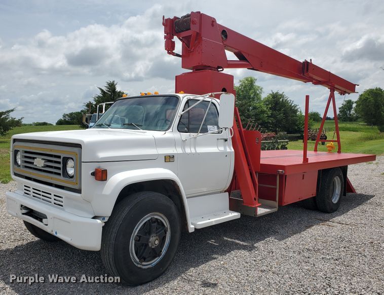 1981 Chevrolet C70  crane truck - DI5136
