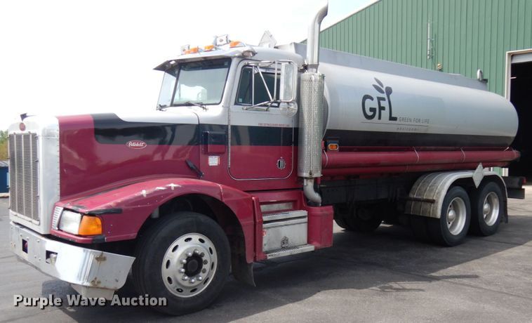 1992 Peterbilt 377  fuel truck - IT9437