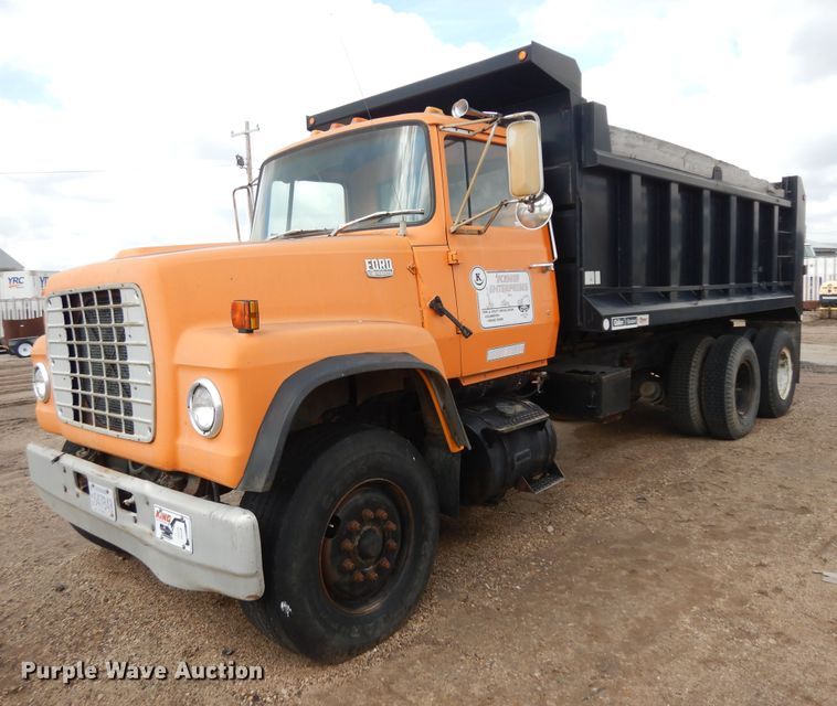 1980 Ford 8000  dump truck - GR9441