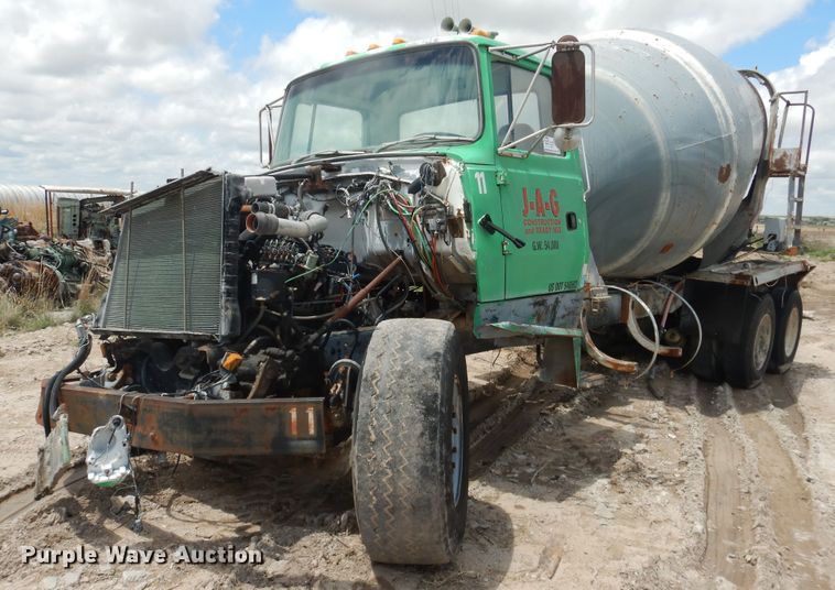 1993 Ford LT8000  ready mix truck - DL0293