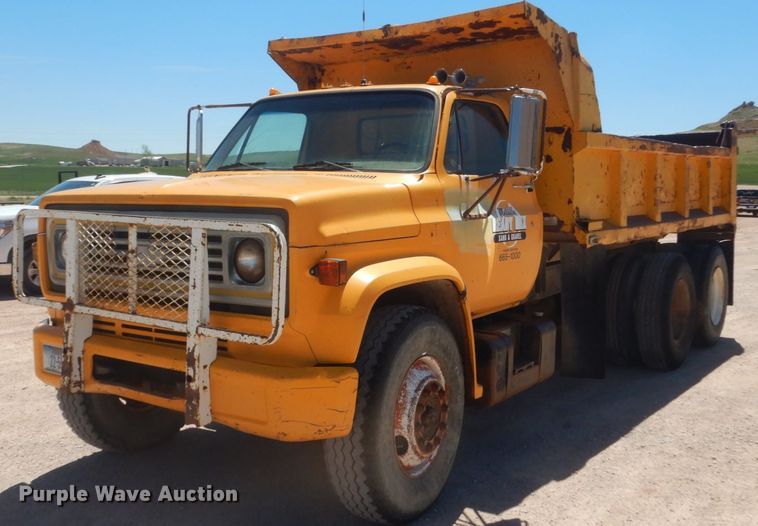 1977 Chevrolet C65  dump truck - HI9823