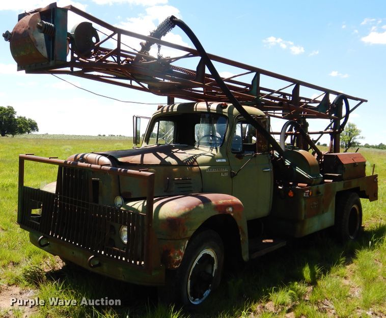 1960 International R192  drilling rig truck - IJ9382