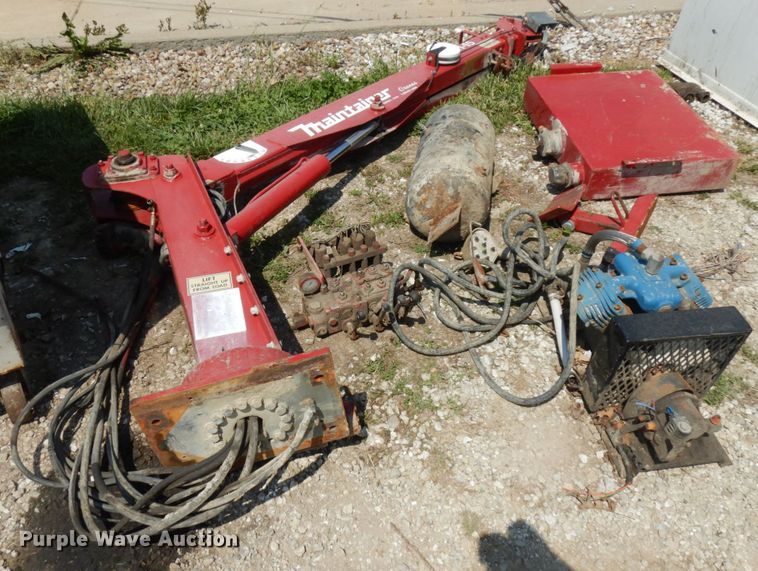 Maintainer 1111-15  truck mounted crane - IT9445