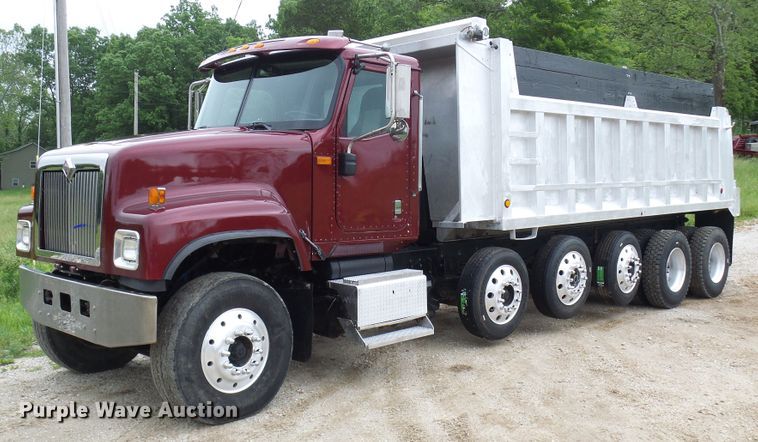 2002 International 5500i  dump truck - DL0976