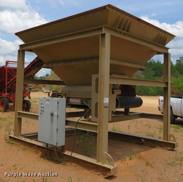 2015 Peerless 12 Yard  hopper feeder - DN5889