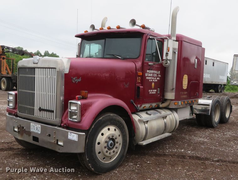 1995 International 9300  semi truck - DN5904