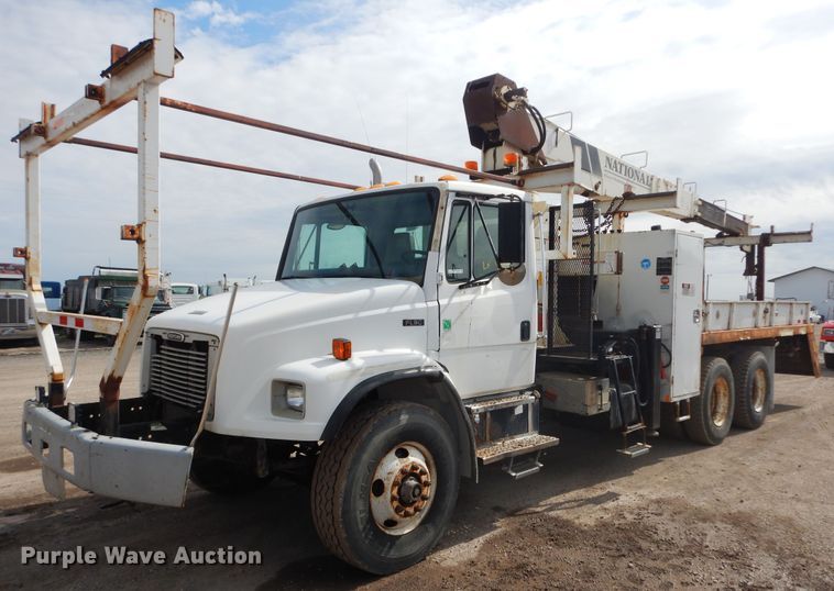 2000 Freightliner FL80  crane truck - FR9811